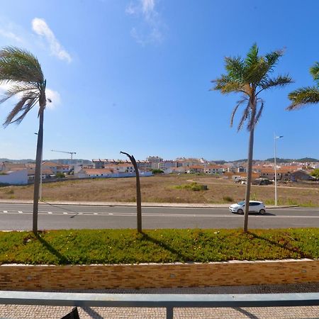 Pebble - 1 Bedroom Apartment Sleeps 5 With Pool & Tennis Court São Martinho do Porto Zewnętrze zdjęcie