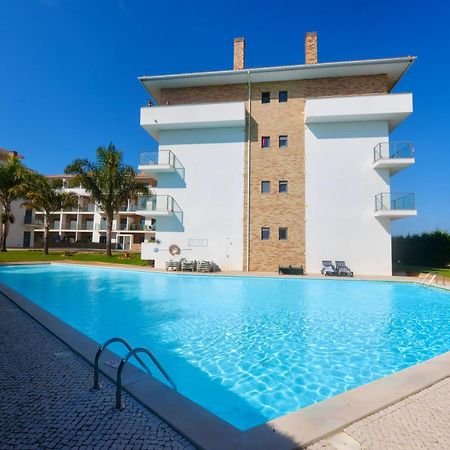 Pebble - 1 Bedroom Apartment Sleeps 5 With Pool & Tennis Court São Martinho do Porto Zewnętrze zdjęcie