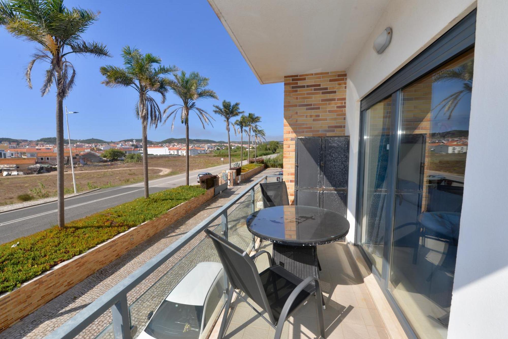 Pebble - 1 Bedroom Apartment Sleeps 5 With Pool & Tennis Court São Martinho do Porto Zewnętrze zdjęcie