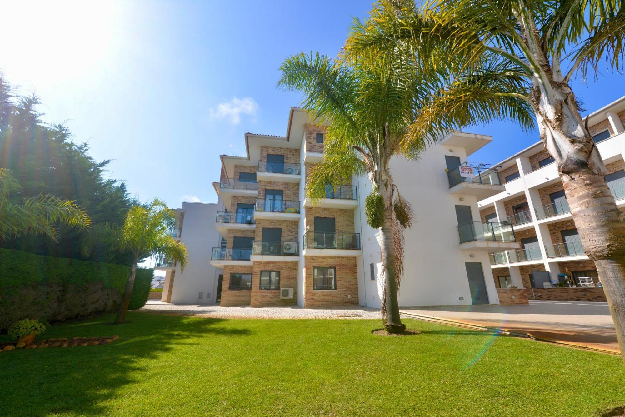 Pebble - 1 Bedroom Apartment Sleeps 5 With Pool & Tennis Court São Martinho do Porto Zewnętrze zdjęcie