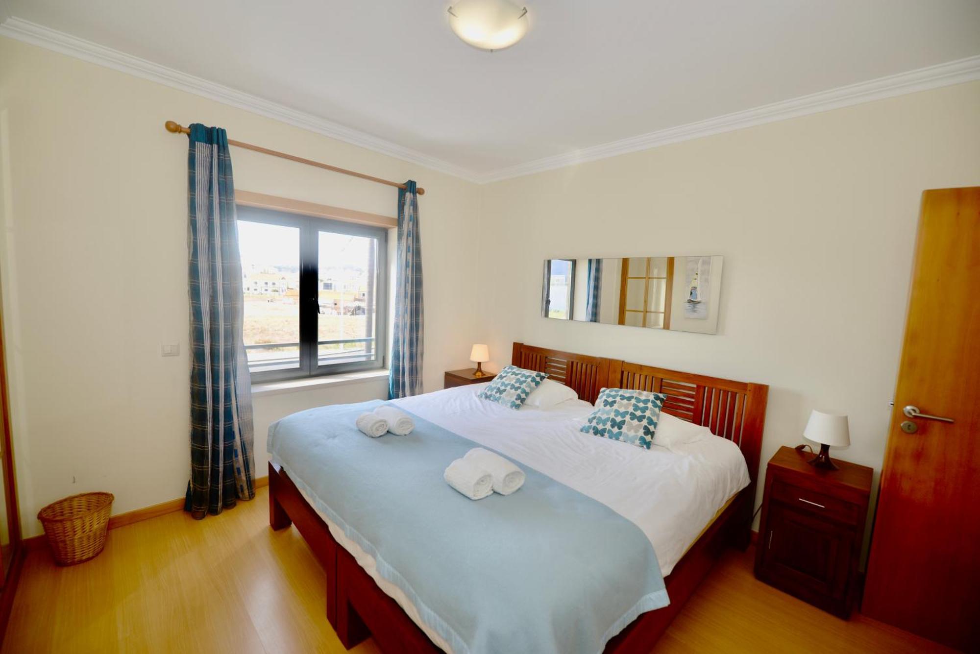 Pebble - 1 Bedroom Apartment Sleeps 5 With Pool & Tennis Court São Martinho do Porto Zewnętrze zdjęcie