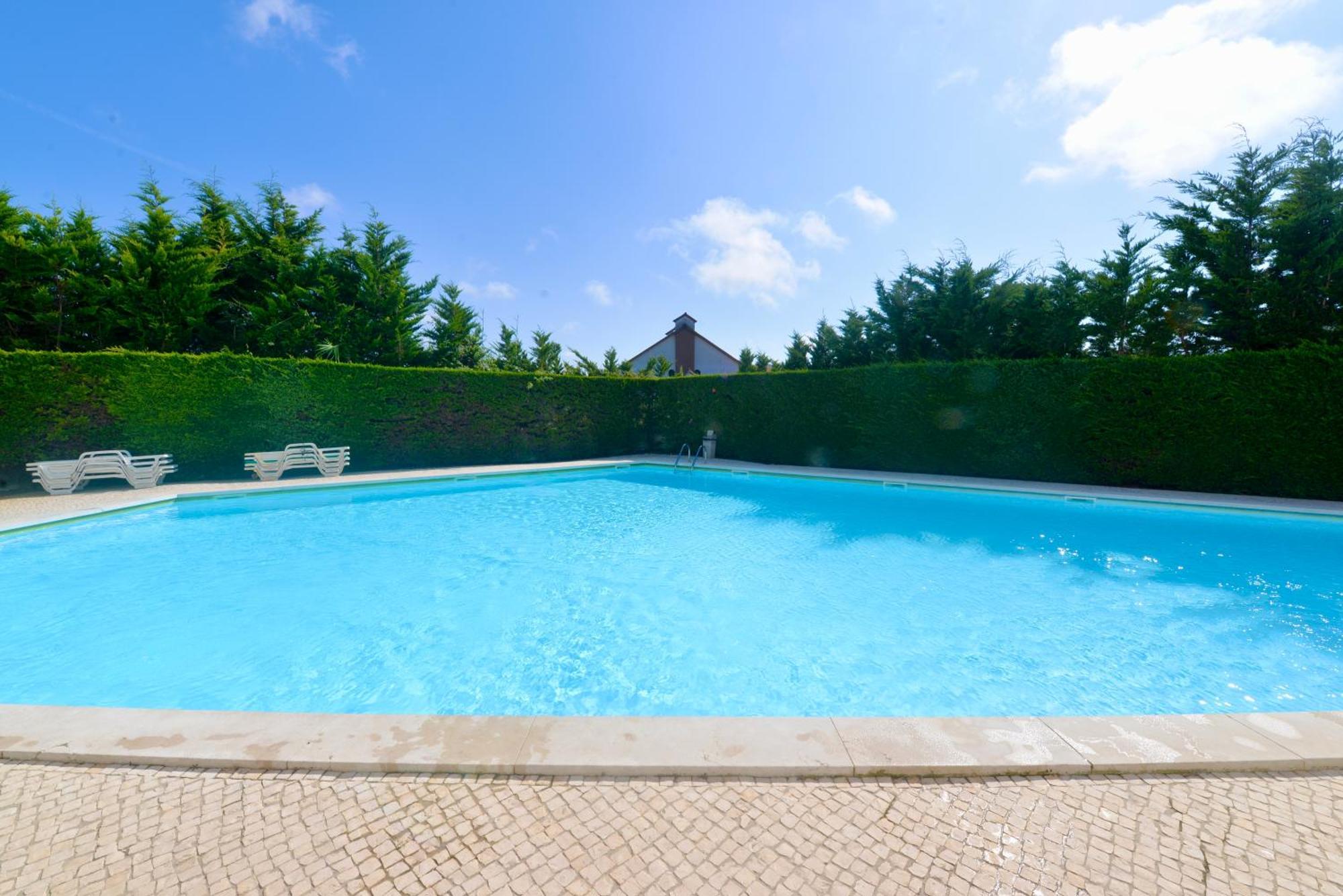 Pebble - 1 Bedroom Apartment Sleeps 5 With Pool & Tennis Court São Martinho do Porto Zewnętrze zdjęcie